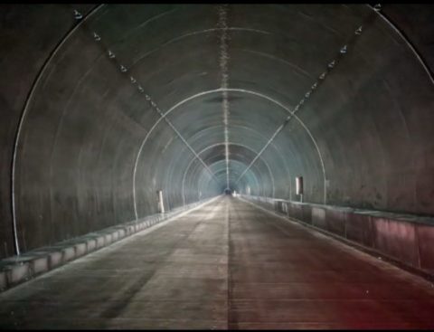 おうむ石トンネル防護柵設置工事